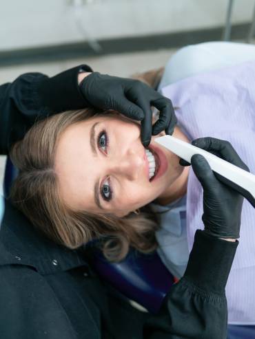 اختيار لون ابتسامة هوليوود